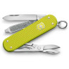 Navaja multiusos "CLASSIC SD ALOX AMARILLA EDICIÓN LIMITADA 2023." VICTORINOX 06221.L23