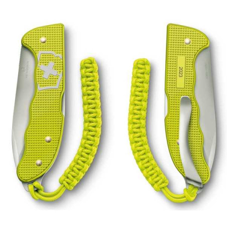 Navaja de AVENTURA "HUNTER PRO ALOX ESTRIADO AMARILLO EDICCIÓN LIMITADA 2023" VICTORINOX 0.9415.L23