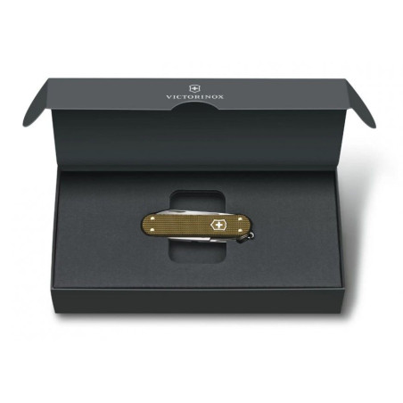 Navaja multiusos "CLASSIC SD ALOX MARRON EDICION LIMITADA 2024" VICTORINOX 06221.L24 por 44,95 €
