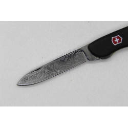 Navaja multiusos "SENTINEL GRABADA I" VICTORINOX 08413.3 
