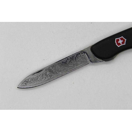 Navaja multiusos "SENTINEL GRABADA I" VICTORINOX 08413.3 