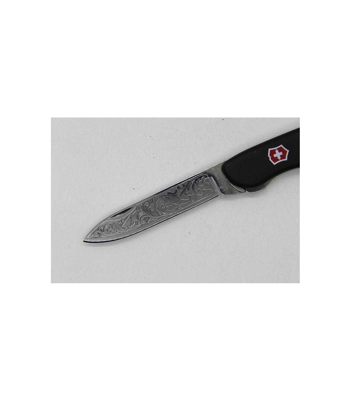 Navaja multiusos "SENTINEL GRABADA I" VICTORINOX 08413.3 